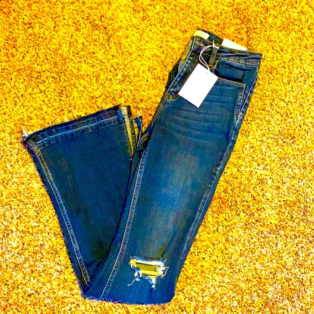 KanCan distressed flares, NWT, size 7